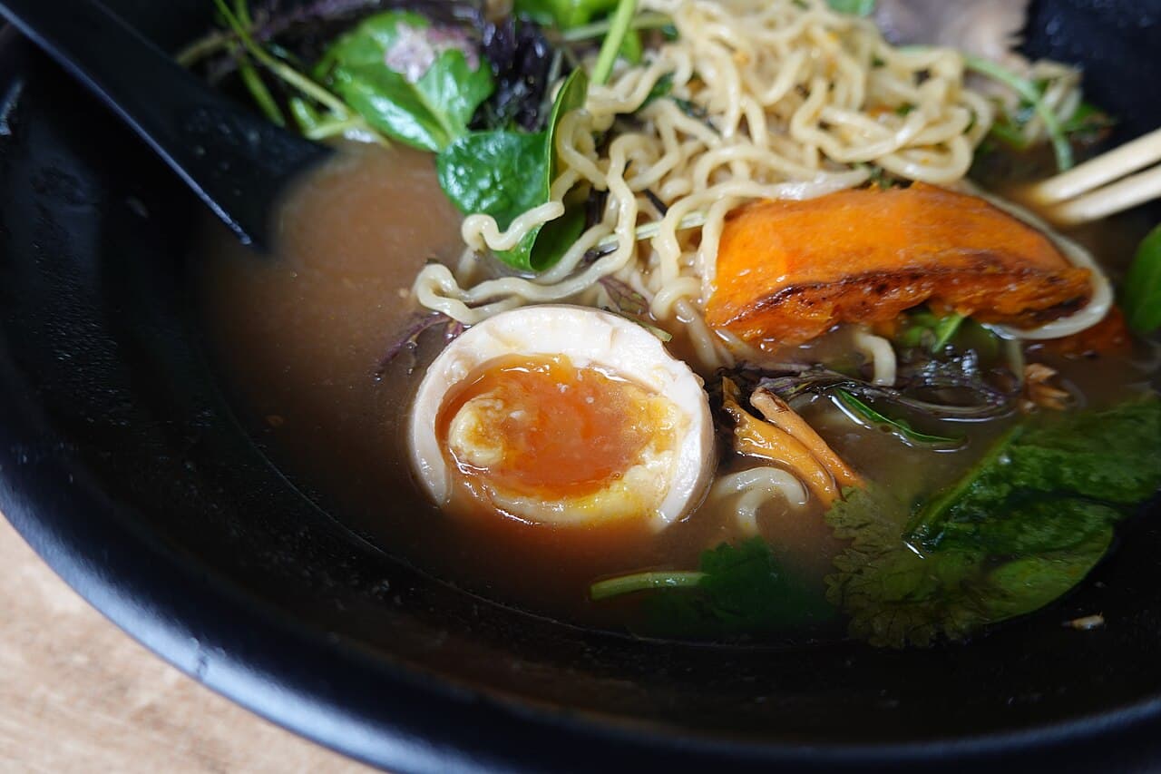 T's TanTan (Tokyo Station) — 金芝麻担担面(纯素)