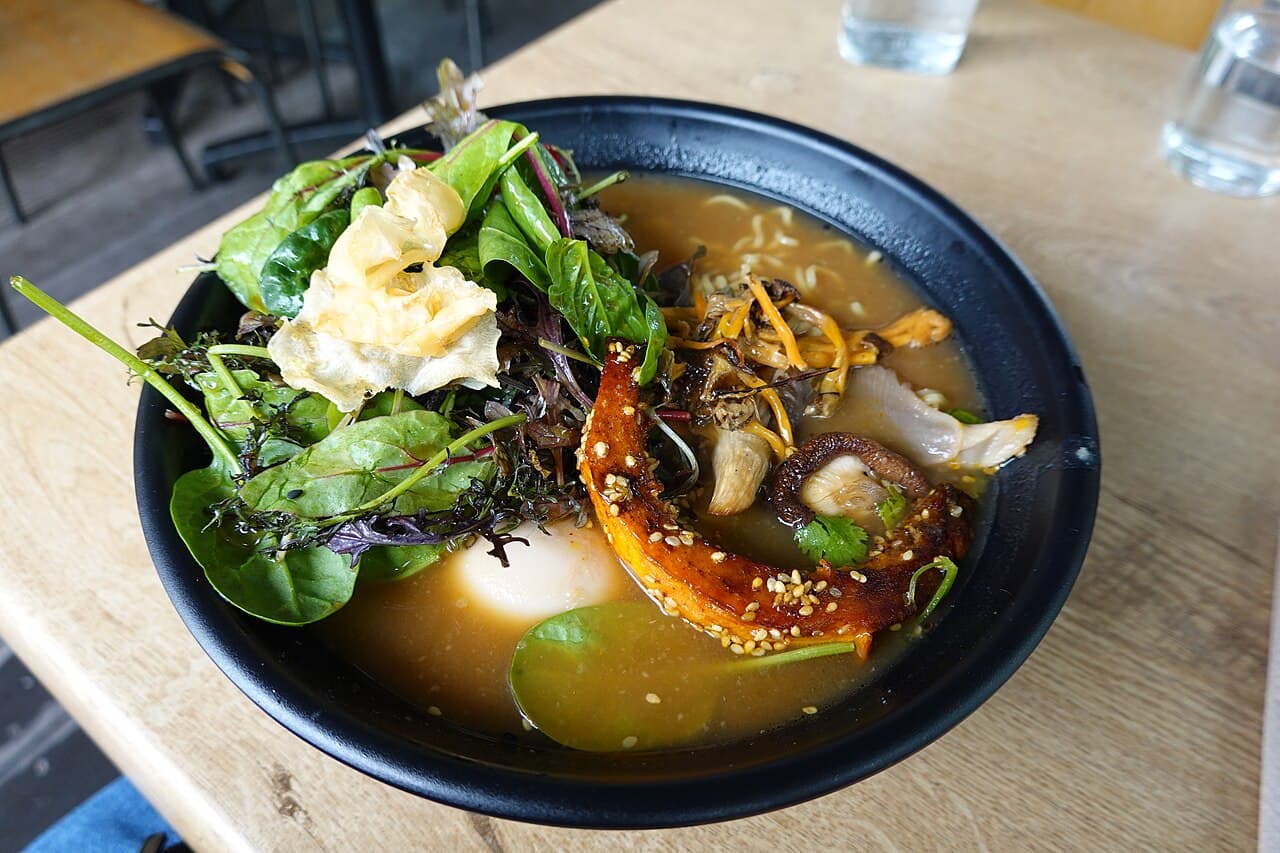 Chabuzen Shimokitazawa — 配发芽糙米的纯素咖喱拉面