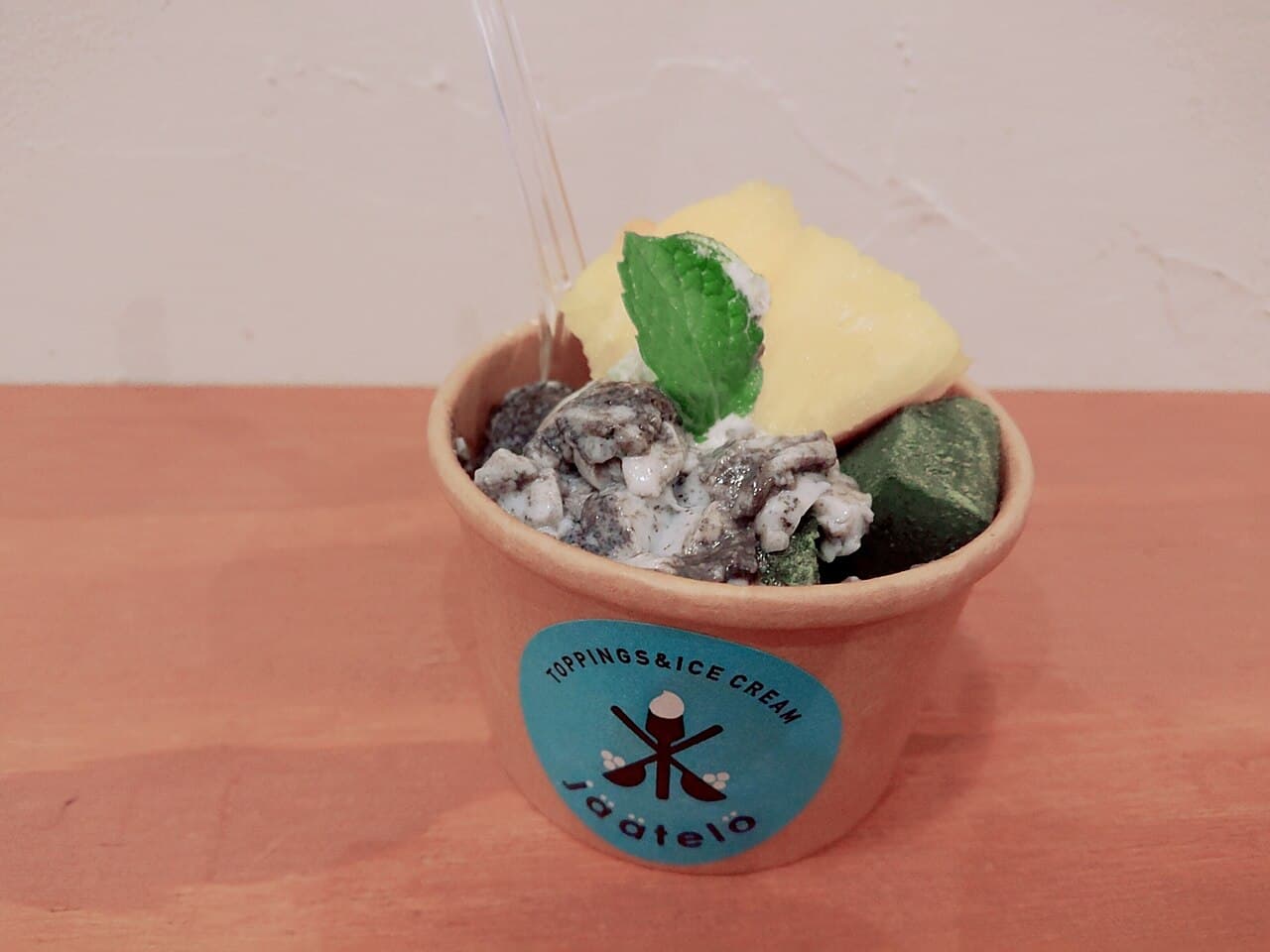 Universal Bakes and Cafe — 植物可颂、肉桂卷与时令蔬菜开放三明治