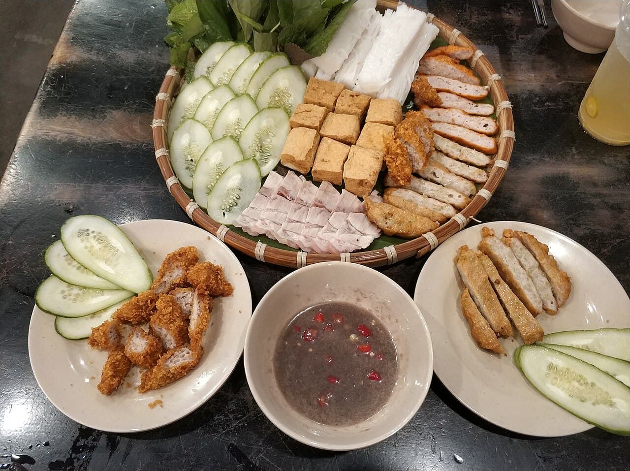 罪無き麻婆豆腐 三田店 — 100%植物性の麻婆豆腐とヴィーガン餃子